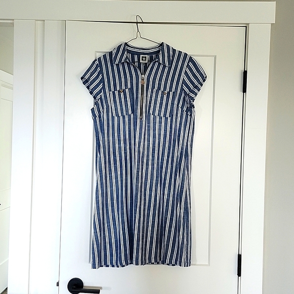 Dress - Picture 1 of 4